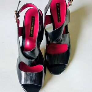 Bandolino Black Slingback Heels with Hot Pink Insole
